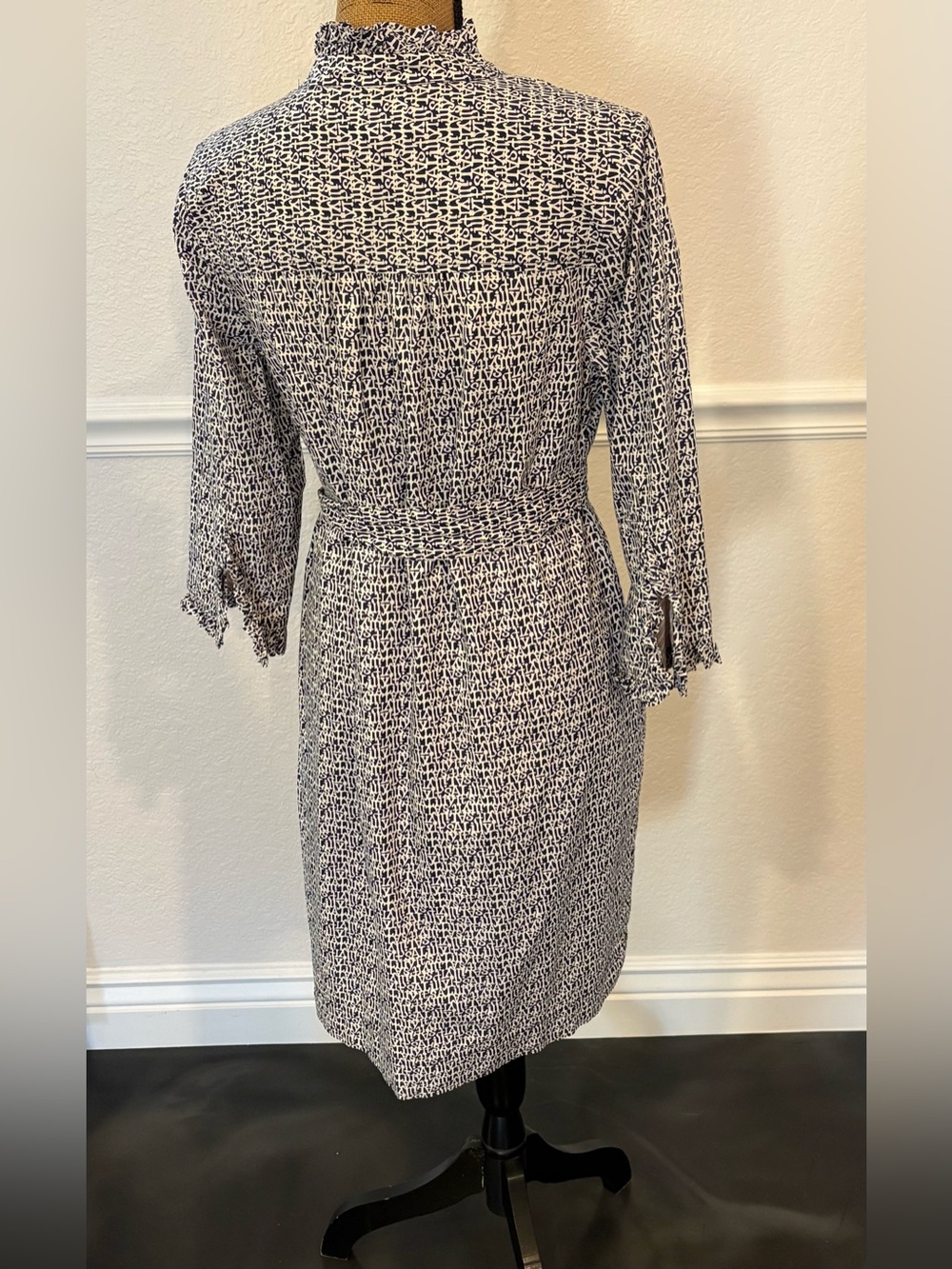 Lilly Pulitzer Brinkley Shirt Dress Navy & White “It’s A Lilly” Print Size 10 - Picture 4 of 8